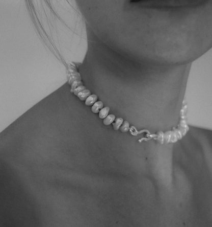 Rojo Pearl Collar